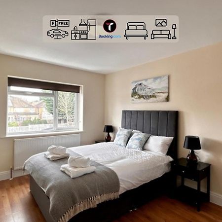 Stylish 2 Bedroom Flat By Tara Stays Short Lets & Serviced Accommodation Watford With Free Parking & Nearby Warner Studios Екстер'єр фото